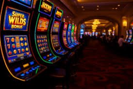 Pengguna menikmati hiburan sports dan casino lewat aplikasi mobile di kafe kota besar dengan koneksi stabil